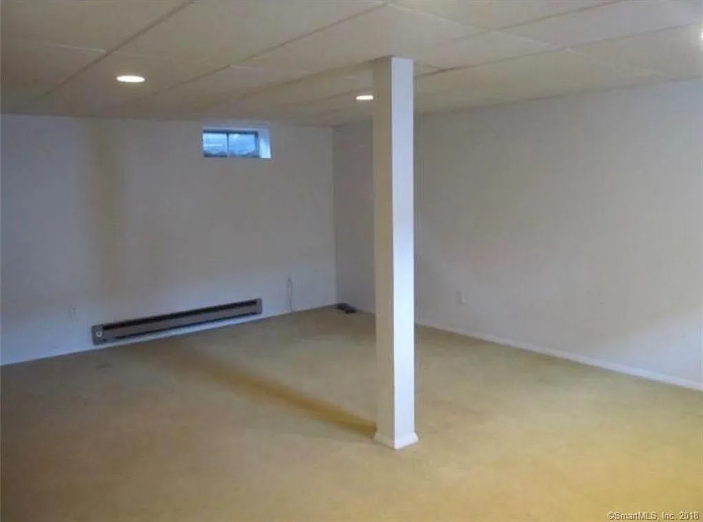3 bed, 1056 sqft, $2,250 — Photo 3