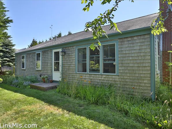 16 Allens Ln, Nantucket, MA 02554