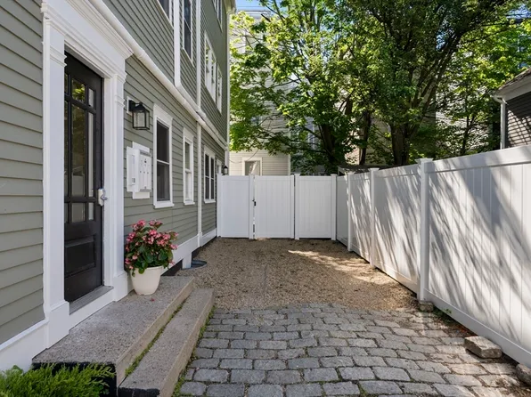 85 School St #1, Boston, MA 02129