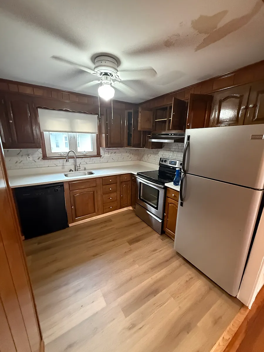 Building Photo - 365 Ames St #2