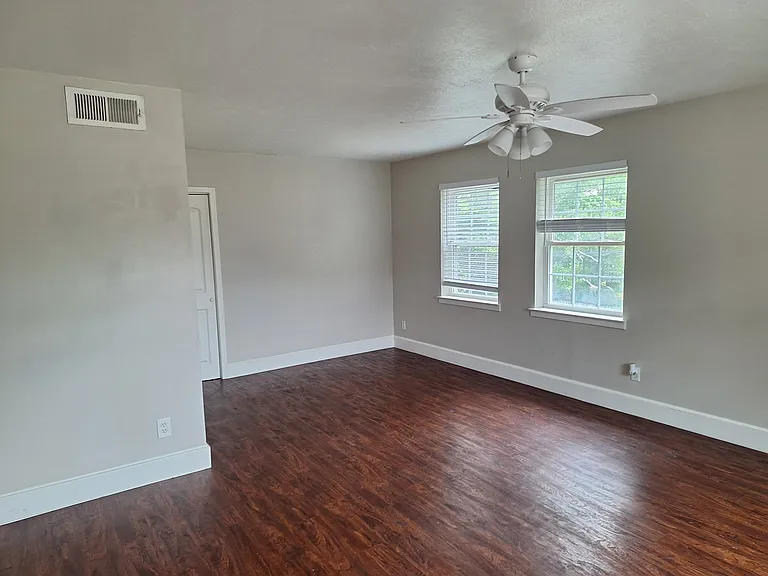 8430 Birchcroft Dr — Photo 17