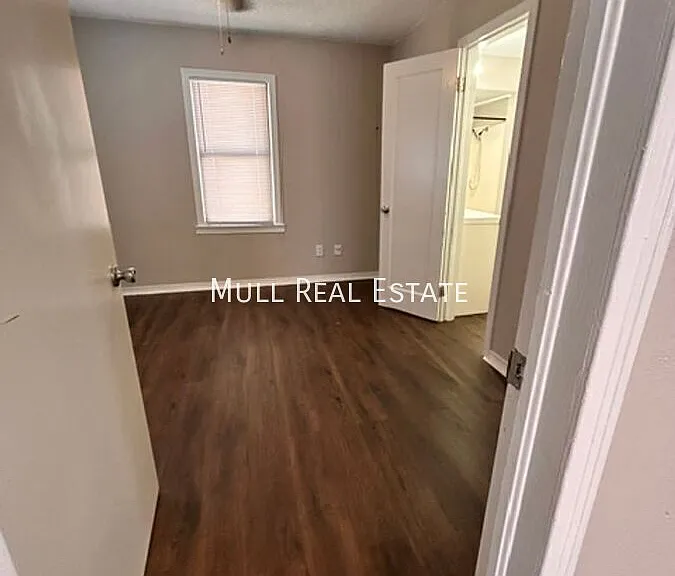 4801 N Willow Ave — Photo 16