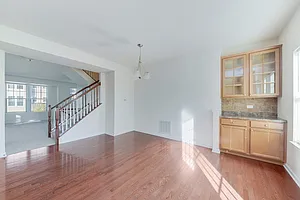 212 N Commerce St — Photo 4