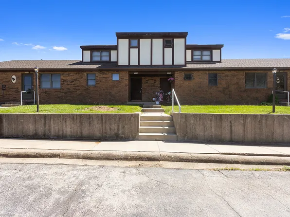1113 Jeff Cir, Paola, KS 66071