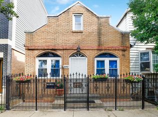 2050 W 19th St, Chicago, IL 60608