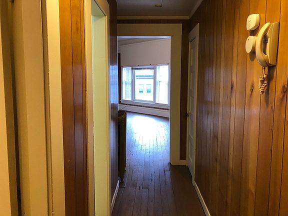 5th image of 1304 Bay St #4