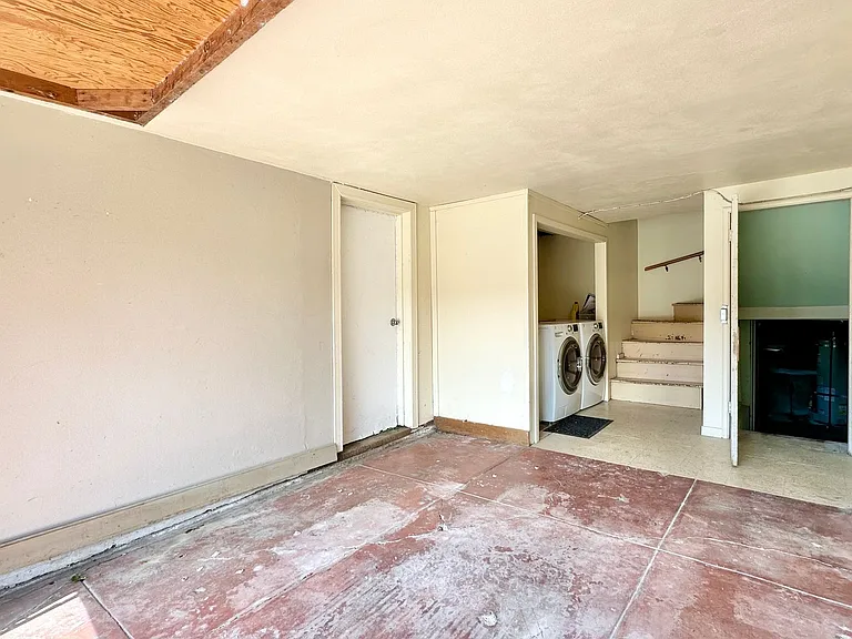 1426 Liberty St — Photo 8