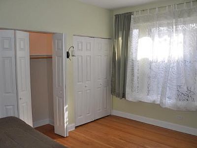2nd image of 1214 W Thorndale Ave