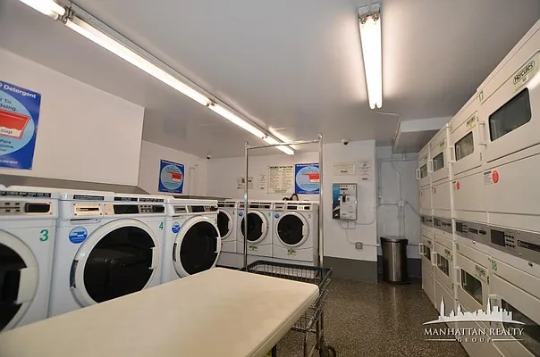 Rented by Manhattan Realty Group | media 17