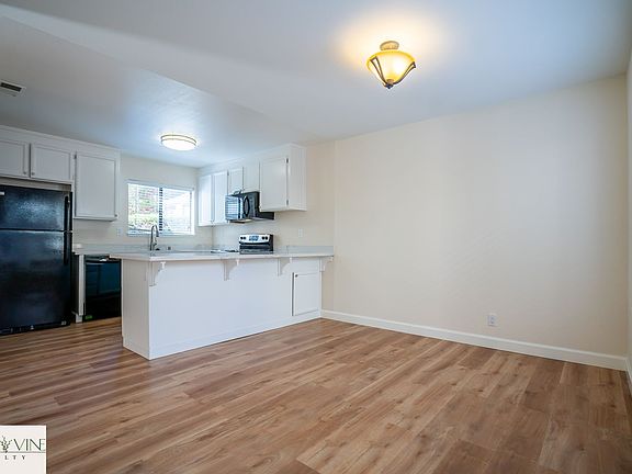 4th image of 22662 Silver Oak Ln