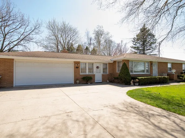 675 W Snell Rd, Oshkosh, WI 54901