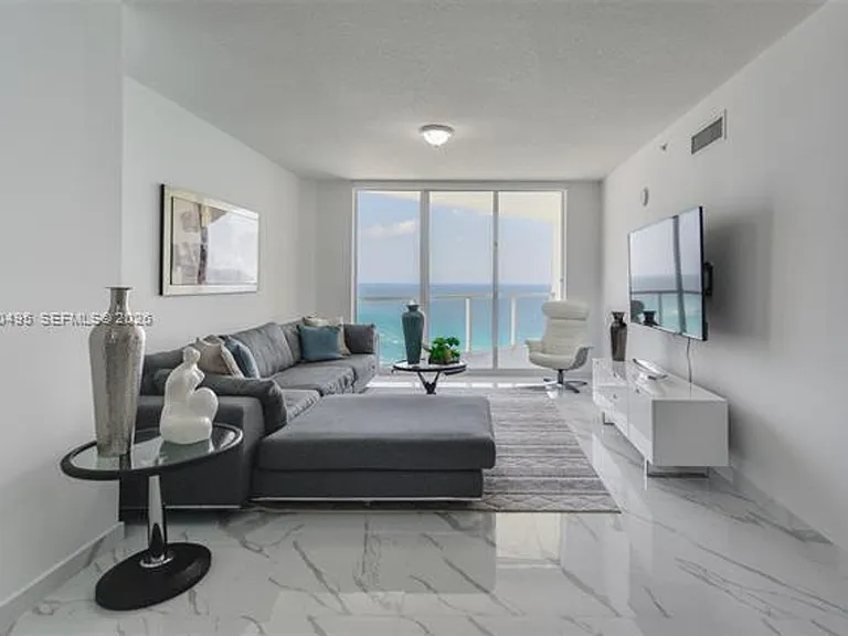 16699 Collins Ave #CU-2004 — Photo 3
