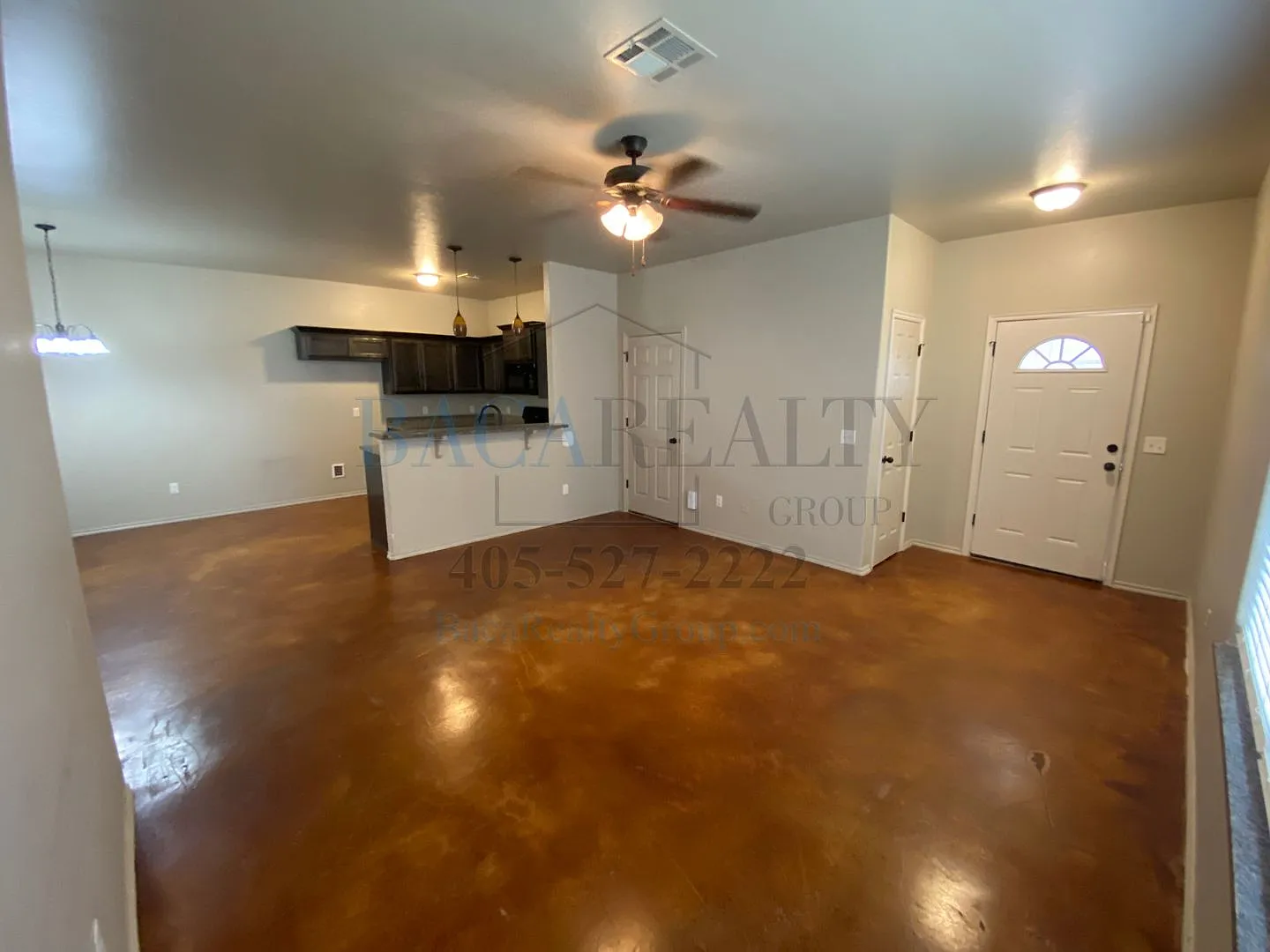 3br 2ba duplex with 2 car garage in Settler's Crossing! — Photo 2