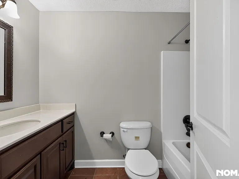 82 Grove Hill Ln — Photo 13