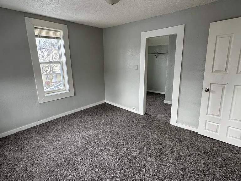 858 Kalamazoo Ave SE — Photo 12
