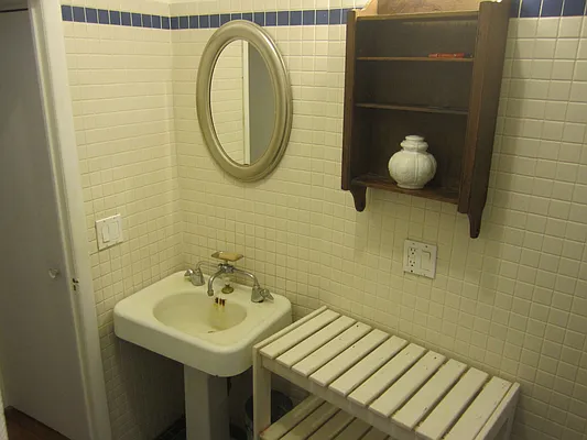 Rented by Anna Pastoressa, LREB | media 10