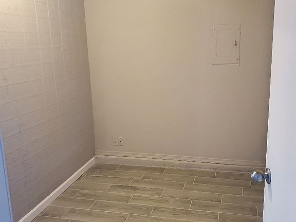 5th image of 14146 S Hickory St