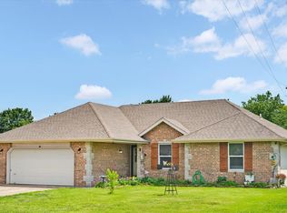 604 E Southeast Hills Court, Nixa, MO 65714