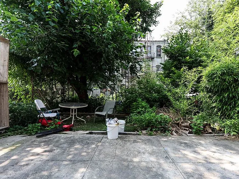 275 Menahan St #2R — Photo 8