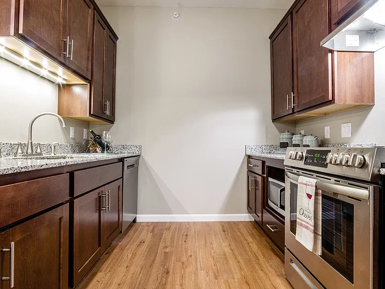 Gateway Green Apartments — Photo 26