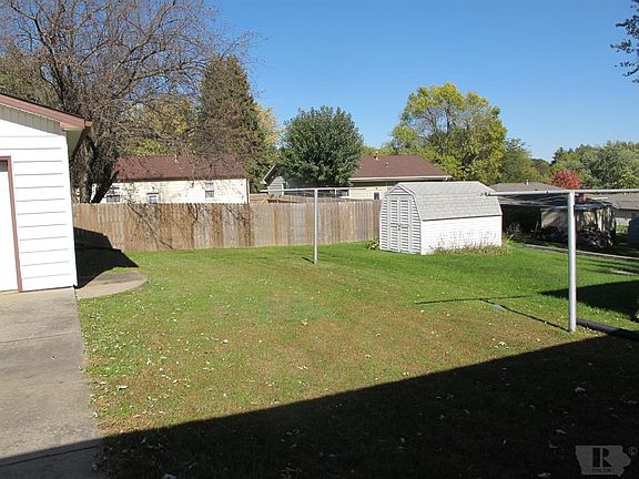 3rd image of 1628 Willow St