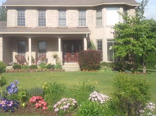 2113 Hidden Lake Dr, West Bloomfield, MI 48324