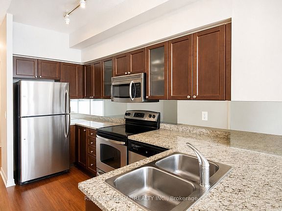 4th image of 761 Bay St #3304