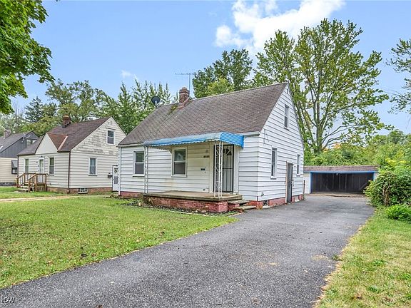 3rd image of 16914 Lotus Dr