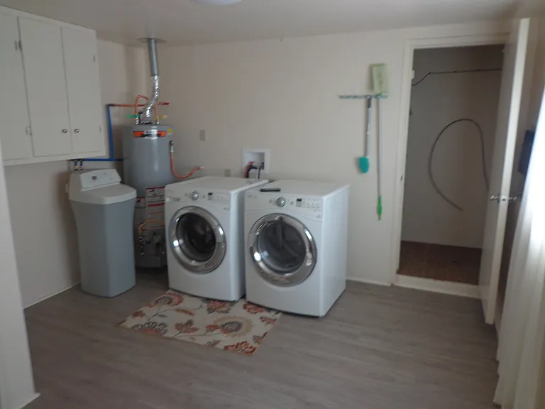 914 Sunset Dr — Photo 11
