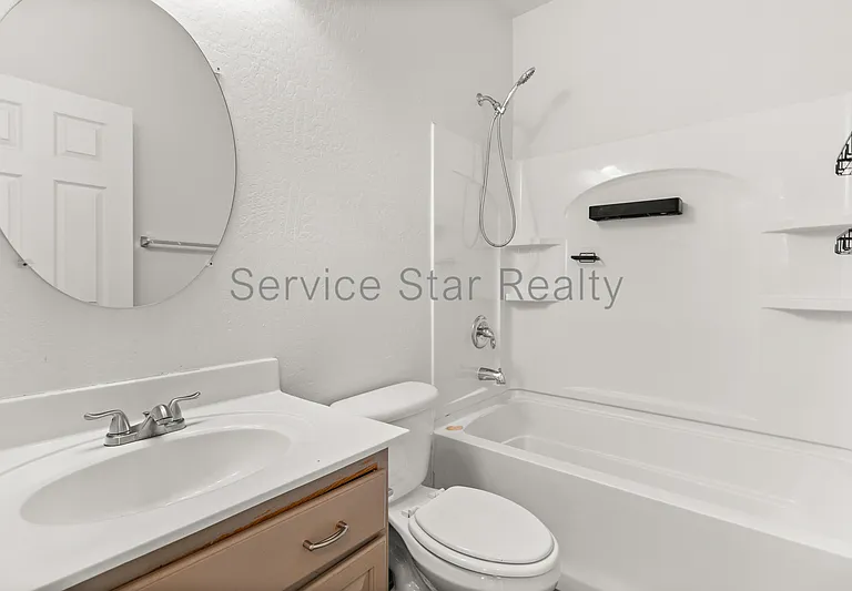 10122 W Albeniz Pl — Photo 7