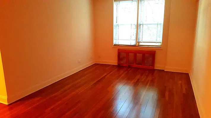 Rented by Realty Queens LLC | media 1