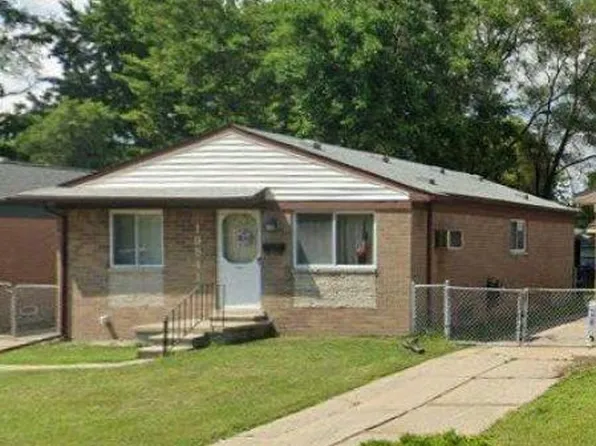 19541 Colman St, Clinton Township, MI 48035