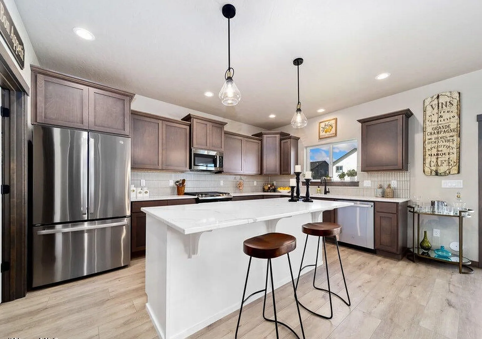 **Coming Soon** Brand New 4-Bed Home With RV-Garage — Photo 2