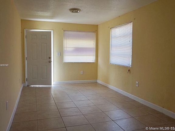 4th image of 1330 NE 111th St Unit 1330