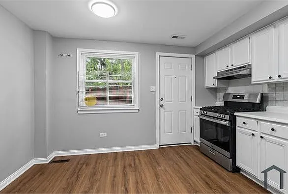 3 bed, 1200 sqft, $2,200 — Photo 3