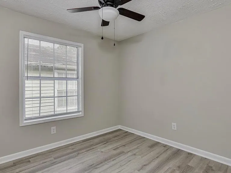 3401 Princess Ct — Photo 6