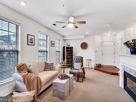 5th image of 5054 Donovan Dr #421
