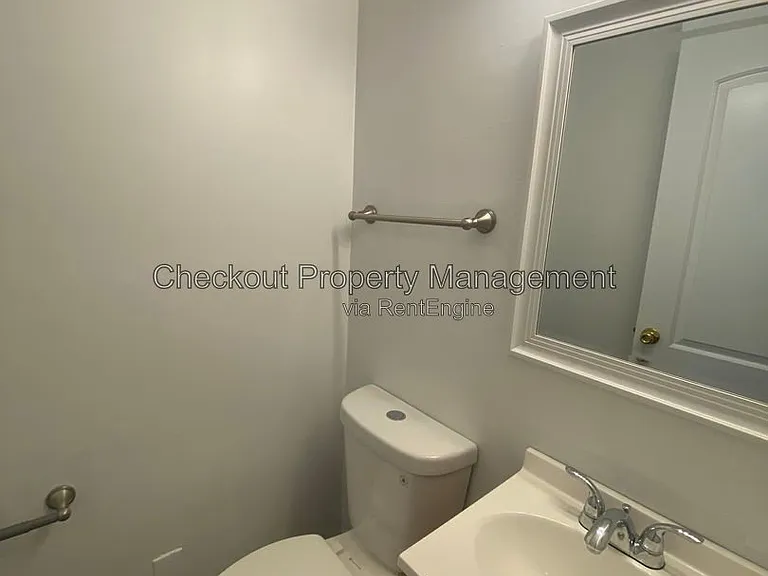 1916 Knox Ave — Photo 7