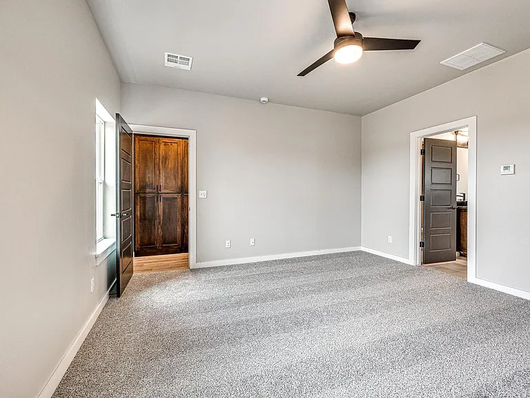 109 Carlow Way — Photo 36