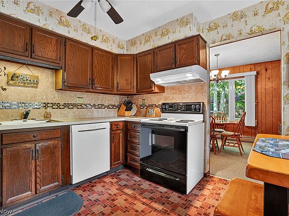 2nd image of 2415 Plum Creek Dr