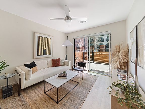 BroadwayPark_interior_living room (1)