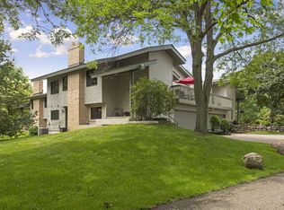 9770 Dorset Ln, Eden Prairie, MN 55347