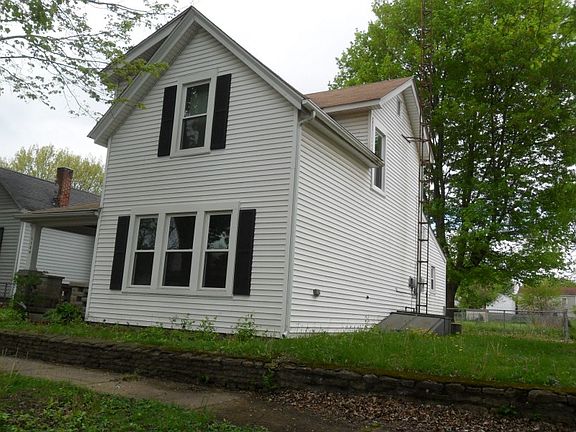 2nd image of 1134 Hunt St