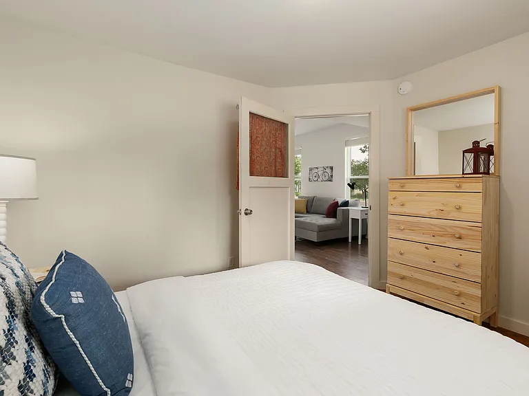 455 N Sherwood St — Photo 5