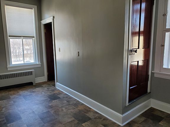 4th image of 39 W King St APT 6