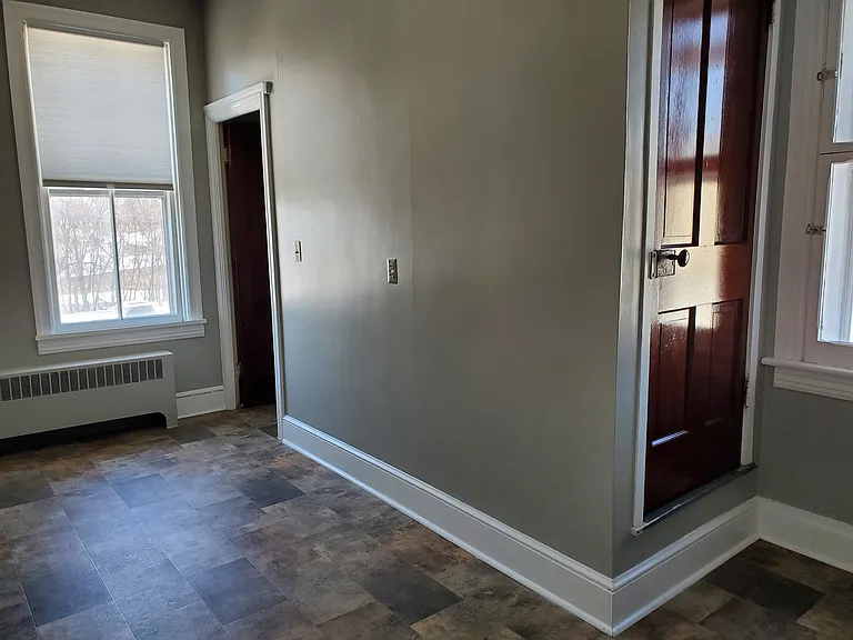 39 W King St #6 — Photo 4