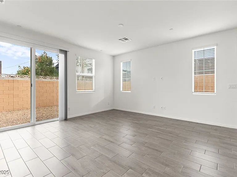 10146 Gabby Glen St — Photo 10