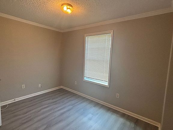3rd image of 2953 5th Ave S