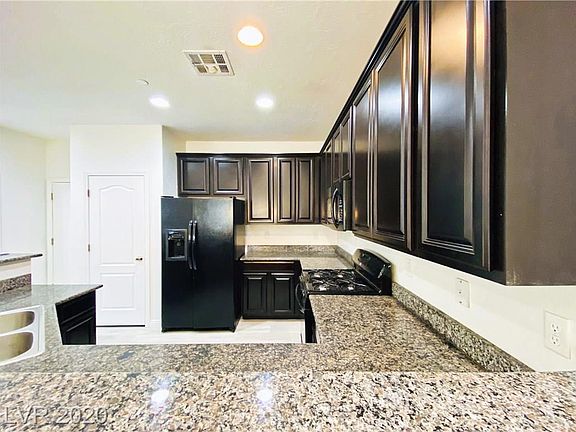 4th image of 6109 Sea France Ct