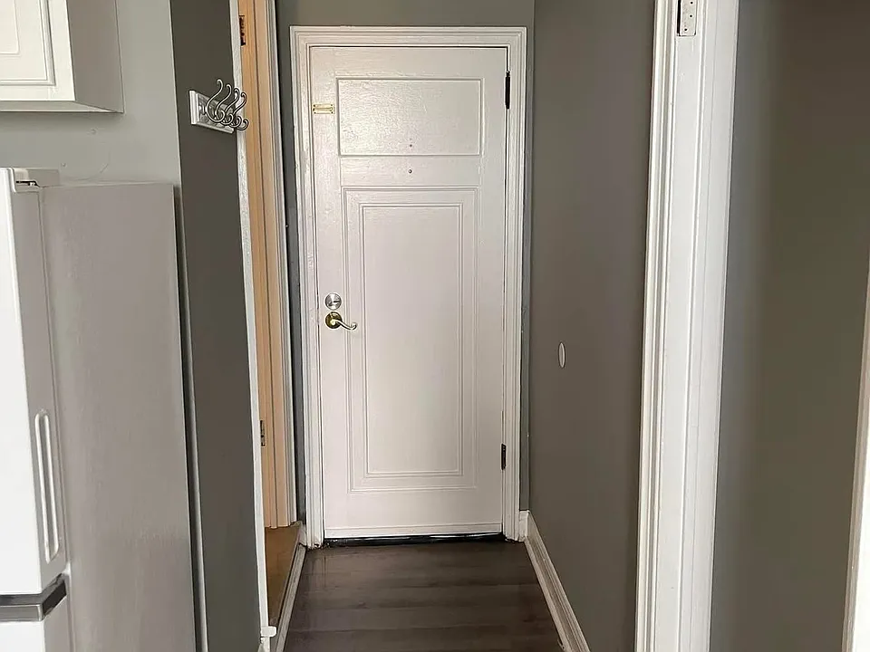 Entryway into apartment
